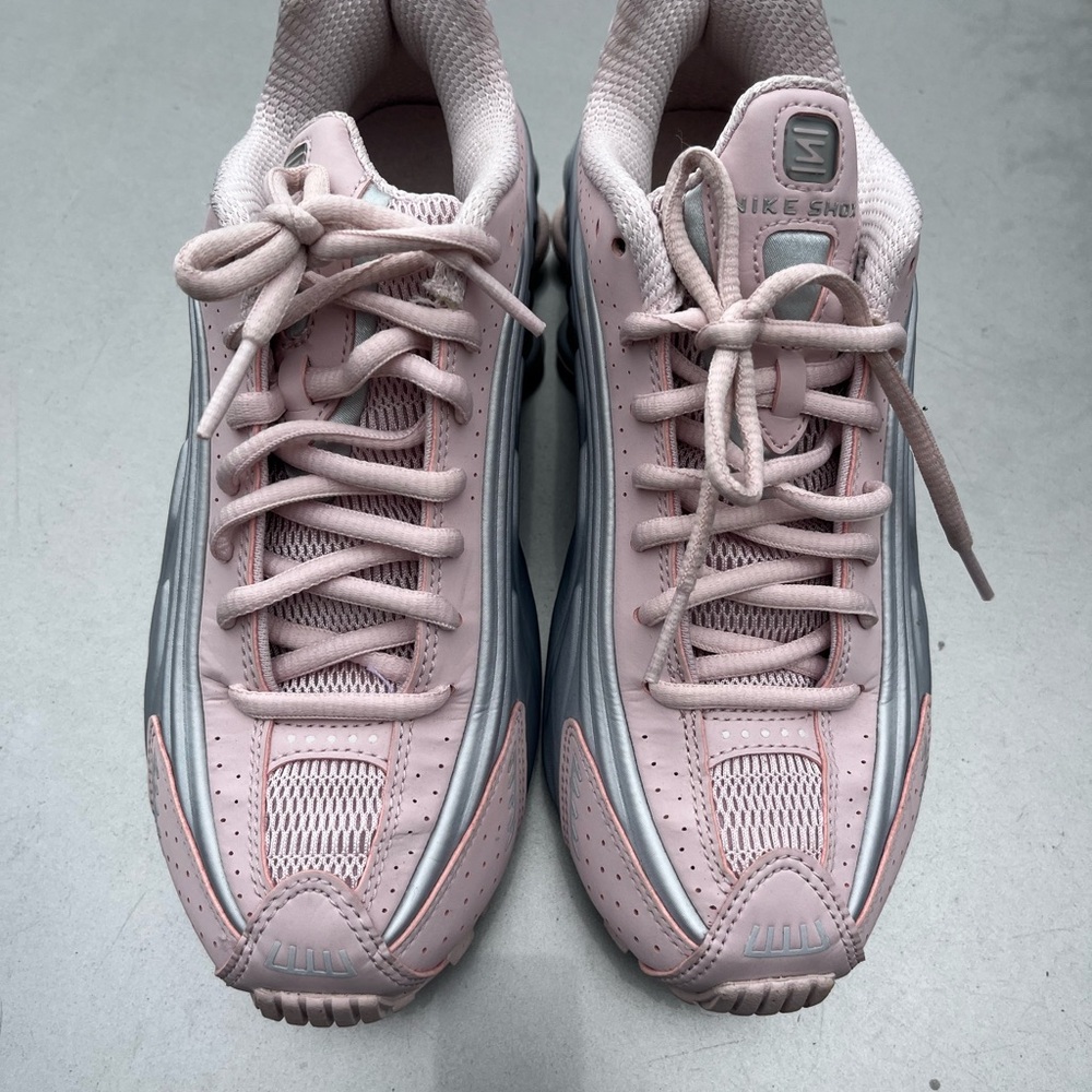 Nike Women's Sneakers in Pink and Silver